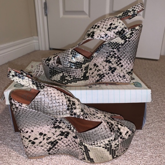 Snake Skin Heels - Picture 1 of 6